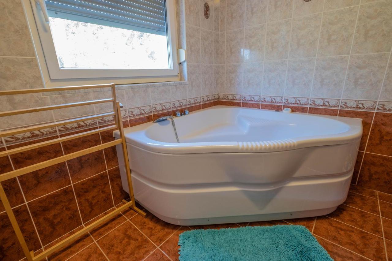 Apartman Ahel Jadranovo Luaran gambar